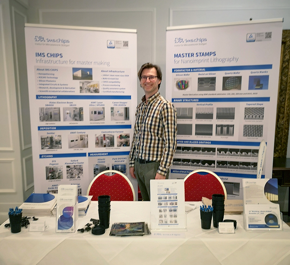 Stand von IMS CHIPS beim NIL-Industrial Day: Bild, das den Messestand von IMS CHIPS während des NIL-Industrial Day Events zeigt, mit Fokus auf ihre Präsentation und Innovationen.