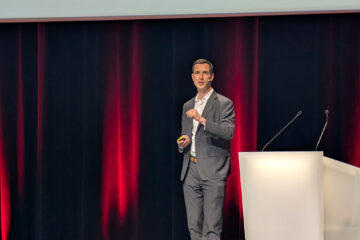 IMS CHIPS beim CMi Annual Review Meeting 2025 war mit einem Vortrag von Institutsleiter Prof. Dr. Quack vertreten