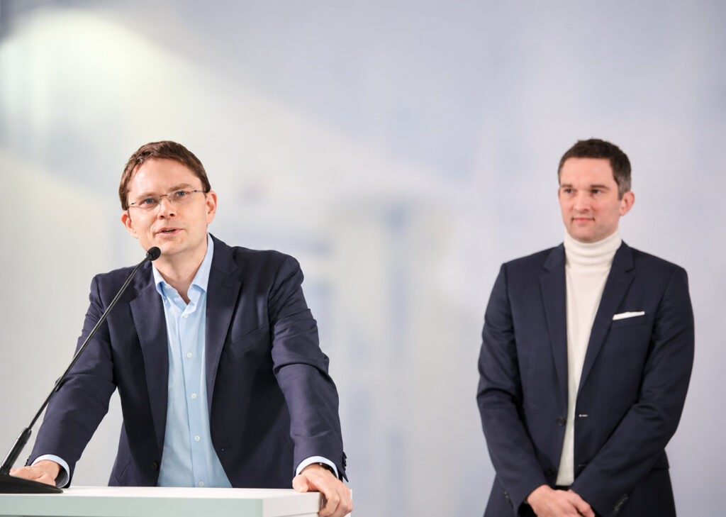 Prof. Dr. Jens Anders, Michael Förtsch, CEO der Q.ANT GmbH.